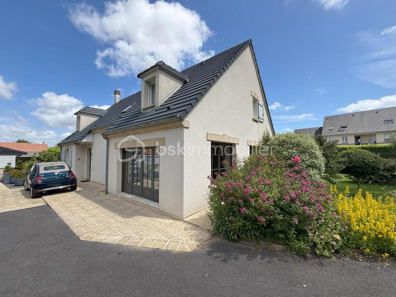 Maison - 200 m² - 6 pièces