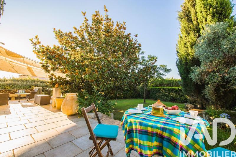 Maison - 195 m² - 7 pièces