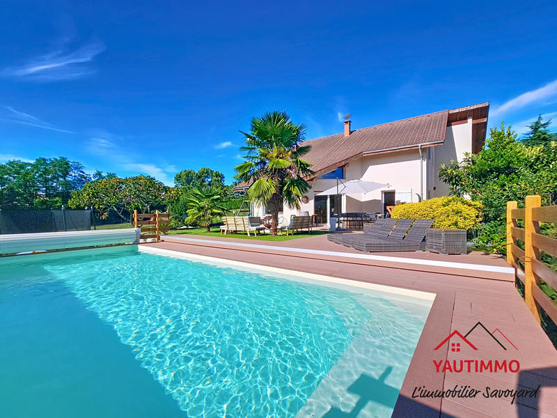 Maison - 203 m² - 7 pièces