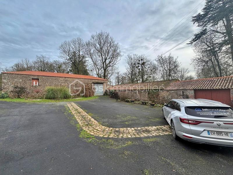 Maison - 195 m² - 8 pièces