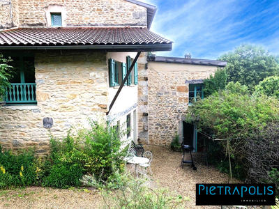 Maison ancienne - 442 m² - 16 pièces