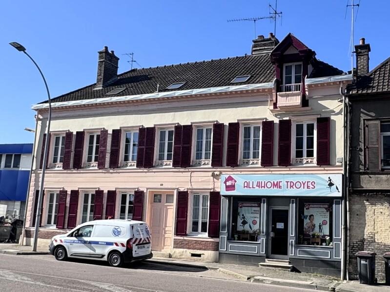 Studio - 25 m² - 1 pièce