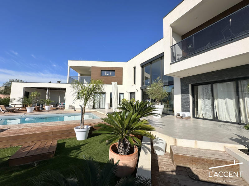 Villa - 223 m² - 7 pièces