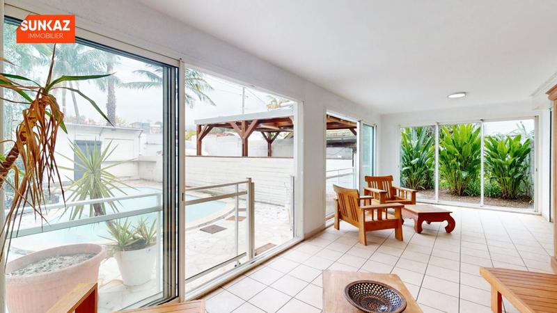 Maison - 143 m² - 5 pièces