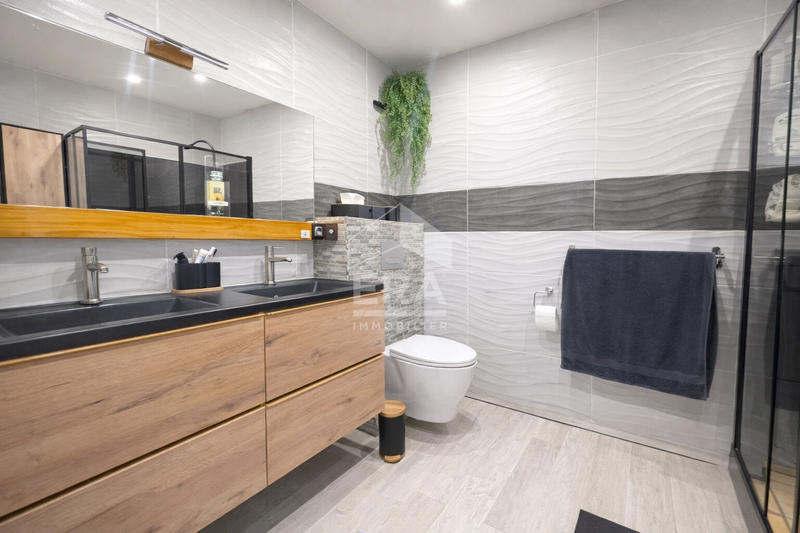 Maison - 90 m² - 3 pièces