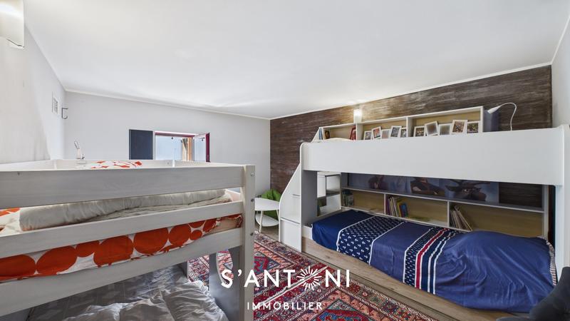 Duplex - 215 m² - 5 pièces