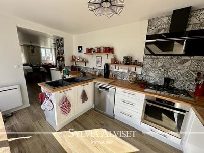 Maison - 93 m² - 4 pièces