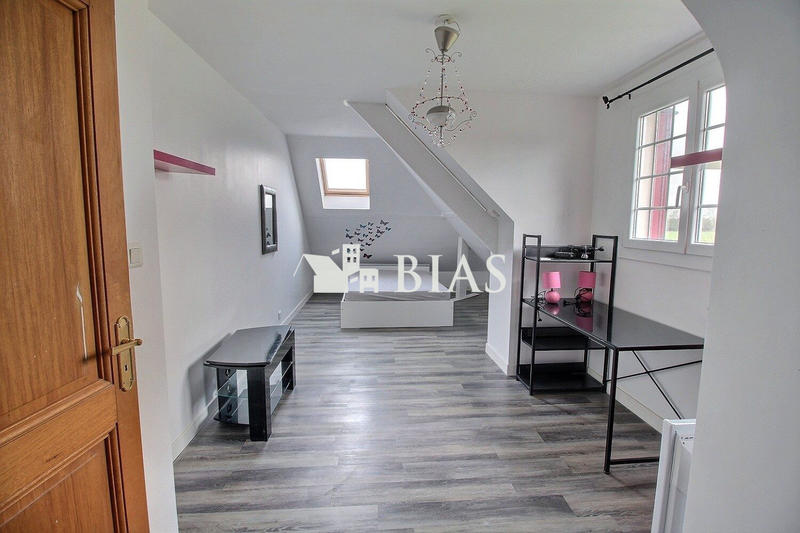 Maison - 230 m² - 7 pièces