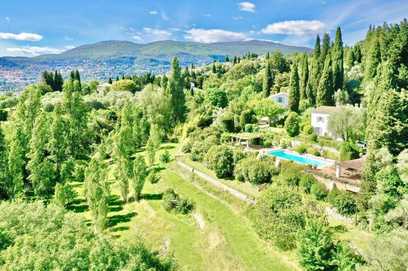 Propriété - 520 m² - 15 pièces