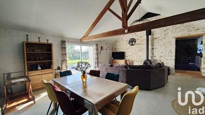 Maison - 275 m² - 9 pièces