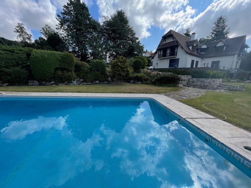 Maison - 200 m² - 7 pièces