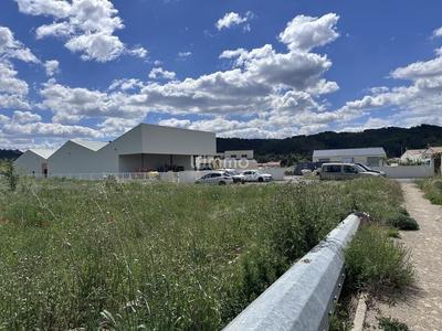 Terrain constructible - 3 500 m²