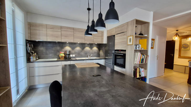 Appartement - 105 m² - 5 pièces