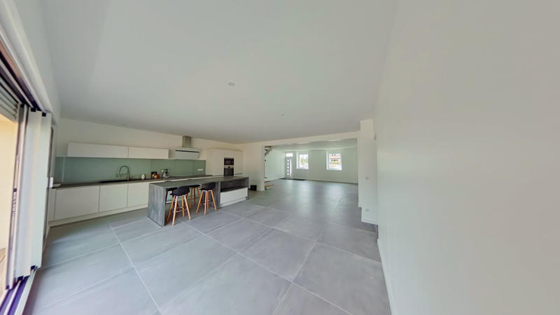 Maison - 166 m² - 5 pièces