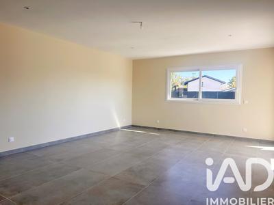 Maison - 99 m² - 4 pièces