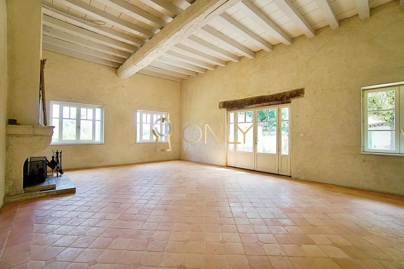 Maison - 285 m² - 10 pièces