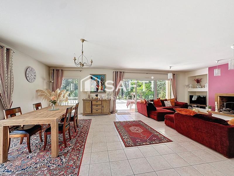 Maison - 205 m² - 6 pièces