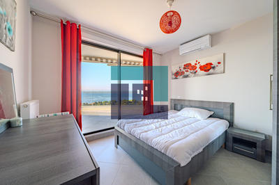 Appartement - 90 m² - 4 pièces