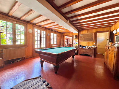 Maison - 483 m² - 16 pièces