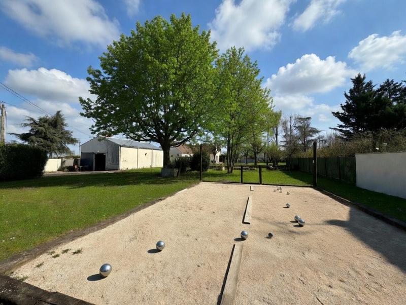 Maison - 241 m² - 8 pièces