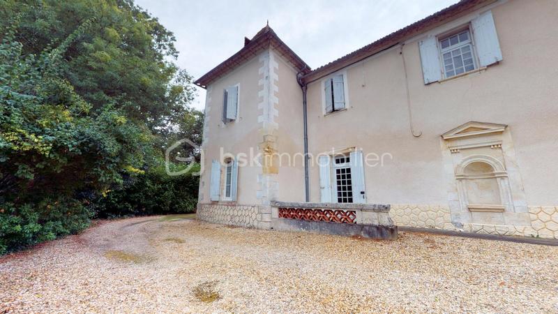 Château - 259 m² - 8 pièces