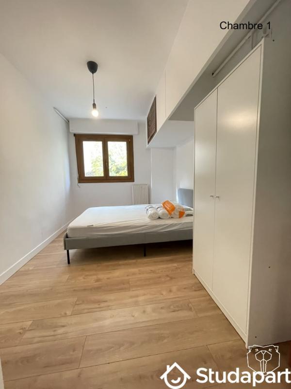 Chambre - 11 m² - 1 pièce