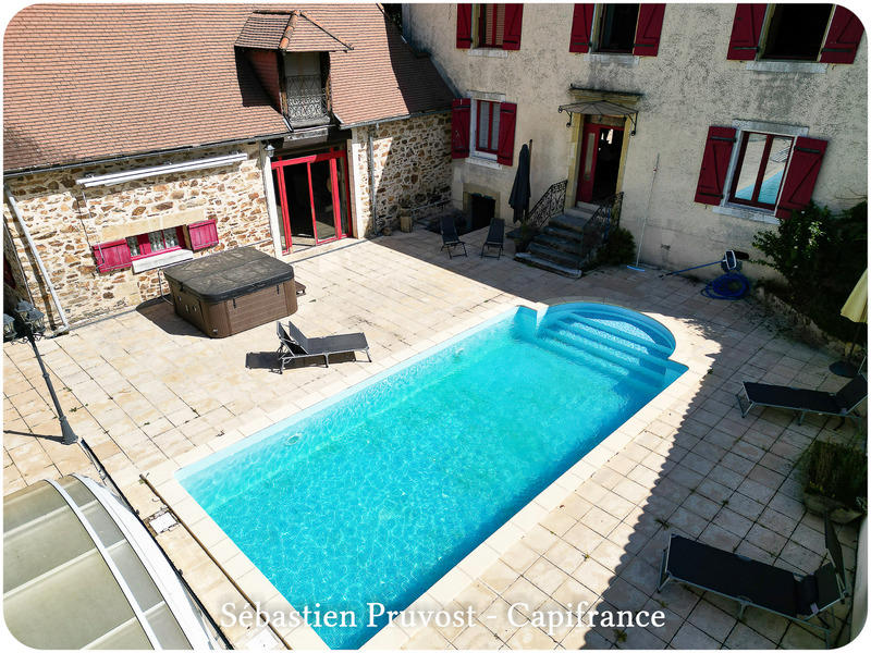 Maison de maîtres - 325 m² - 11 pièces