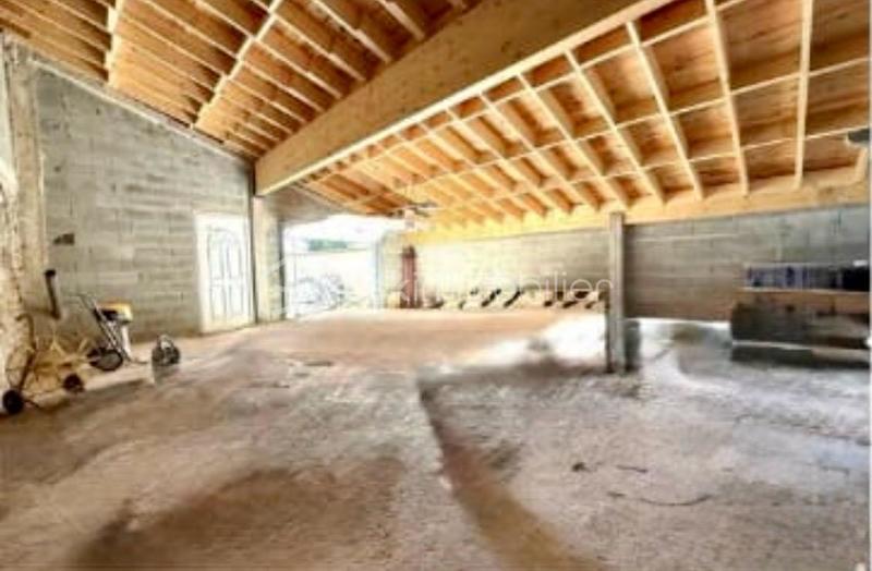 Demeure - 363 m² - 14 pièces