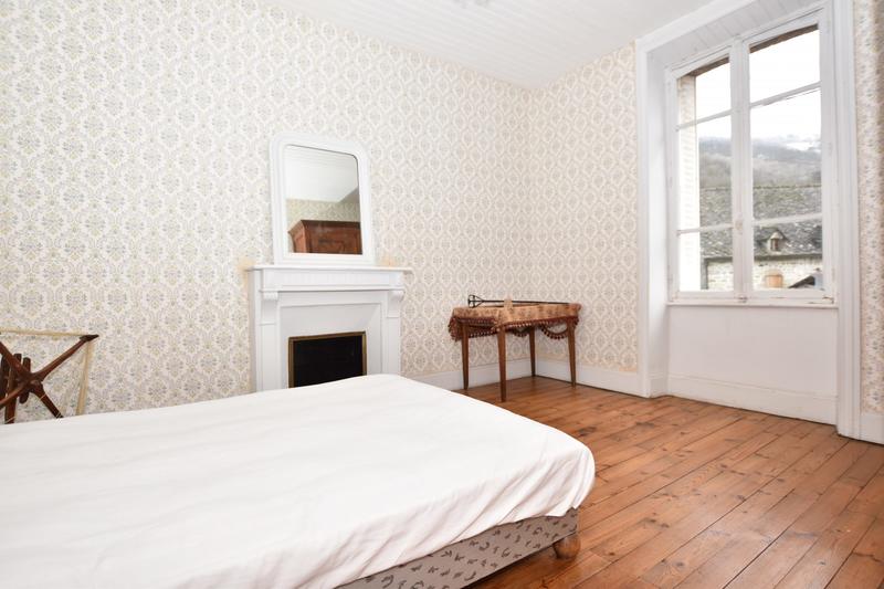 Maison - 218 m² - 12 pièces