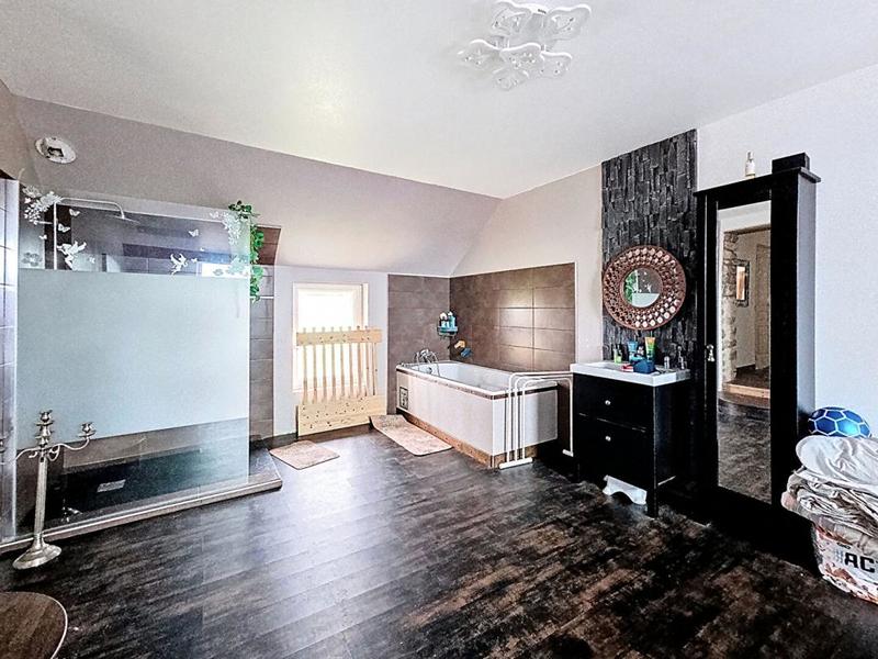 Maison - 200 m² - 6 pièces