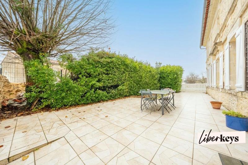 Maison de village - 270 m² - 8 pièces