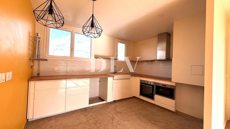 Appartement - 75 m² - 5 pièces