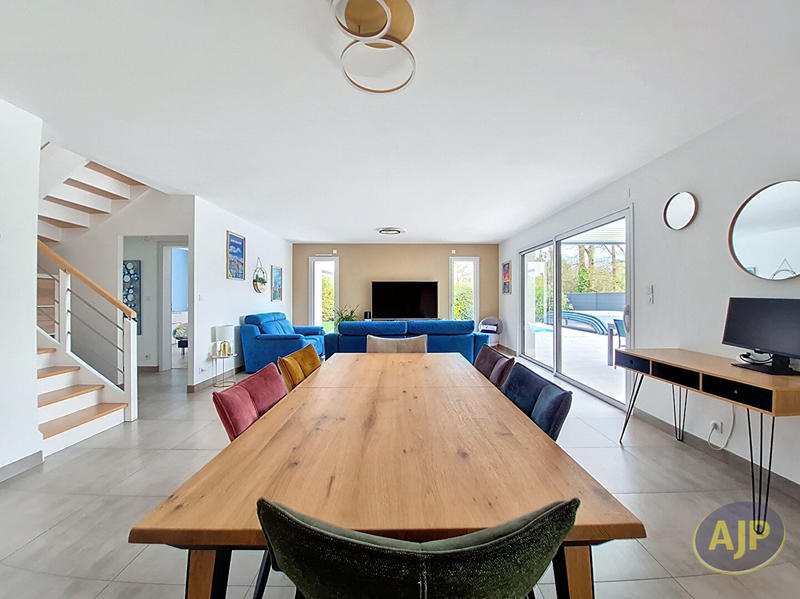 Maison - 142 m² - 6 pièces