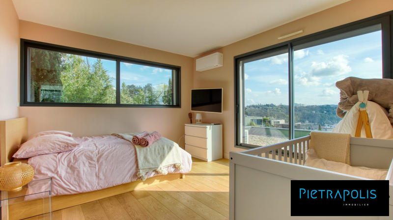 Maison contemporaine - 210 m² - 5 pièces