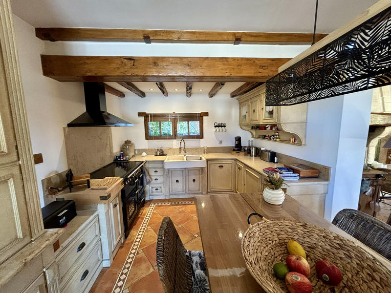 Mas - 260 m² - 12 pièces