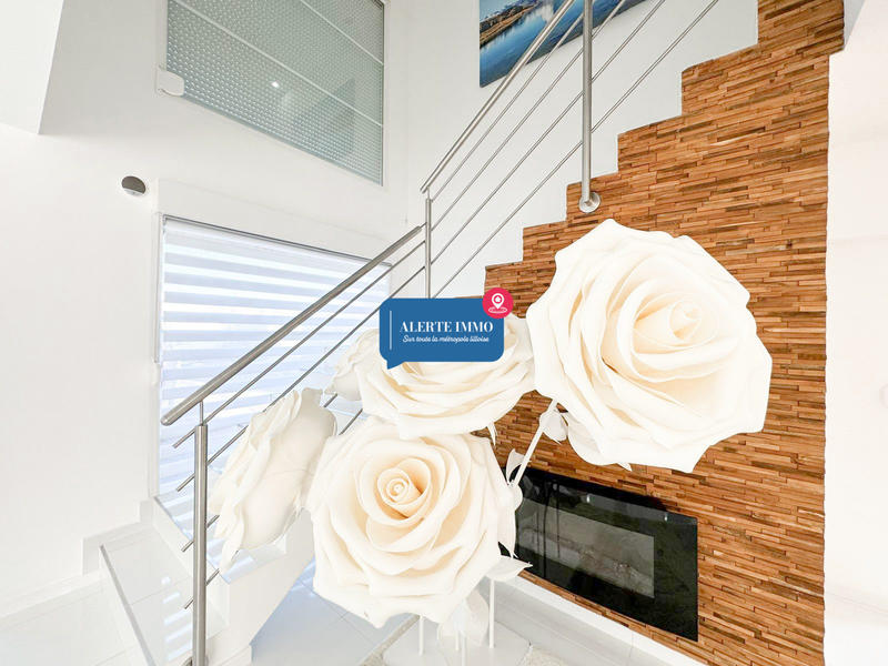 Maison - 208 m² - 10 pièces