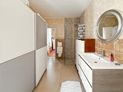 Maison - 180 m² - 4 pièces