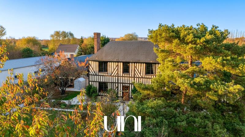 Maison - 220 m² - 8 pièces