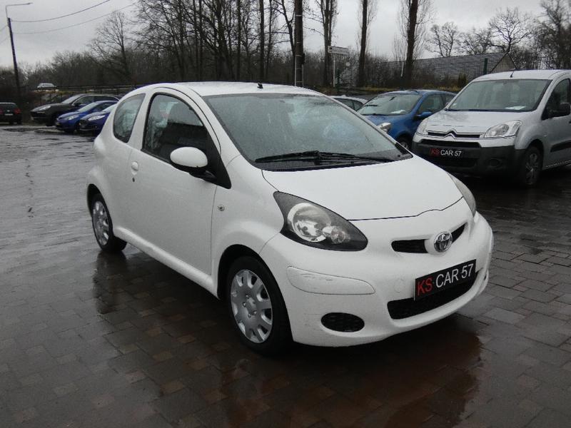 Toyota Aygo 1.0 VVTi 70cv Blue