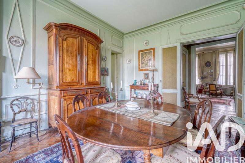 Maison - 430 m² - 13 pièces