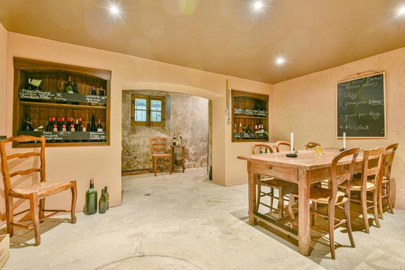 Maison - 195 m² - 9 pièces