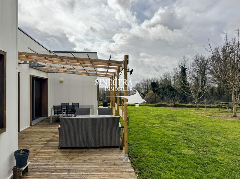 Villa - 220 m² - 10 pièces