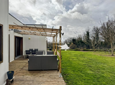 Villa - 220 m² - 10 pièces