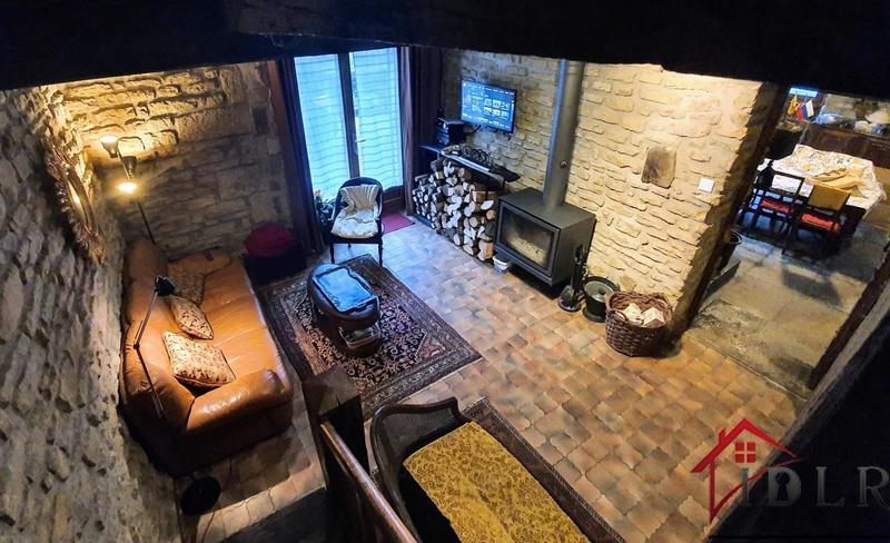 Propriété - 240 m² - 9 pièces