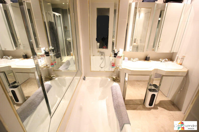 Maison - 143 m² - 7 pièces