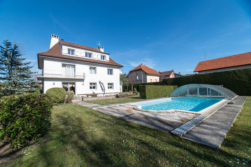 Propriété - 272 m² - 7 pièces