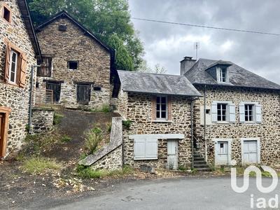 Maison de village - 140 m² - 1 pièce