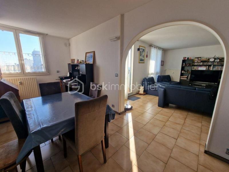 Appartement - 98 m² - 5 pièces