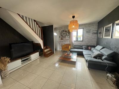 Maison - 104 m² - 6 pièces