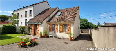 Maison - 99 m² - 4 pièces